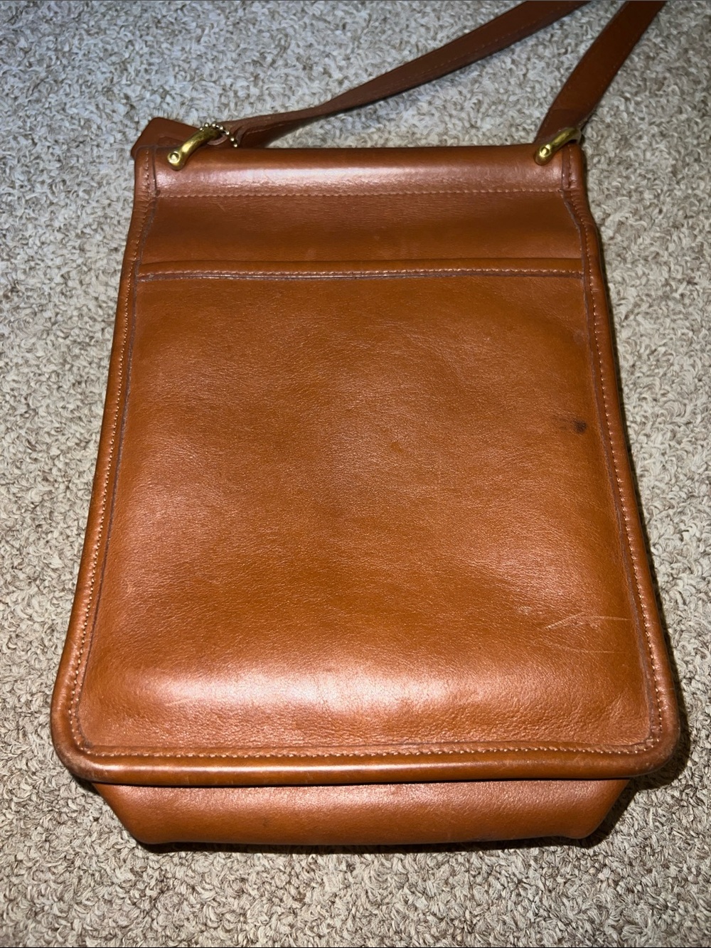 Coach 1998 Willis Crossbody Station Bag in Tan - Picture 2 of 11